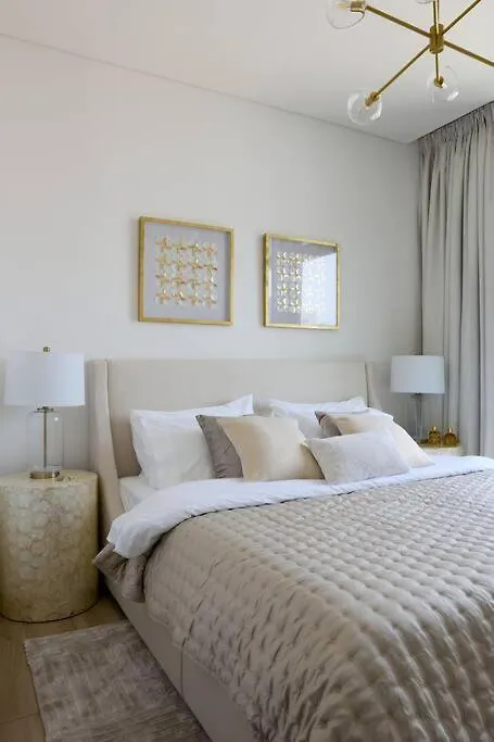 Elegant Luxury Living In Palace Residences Dubai Apartment